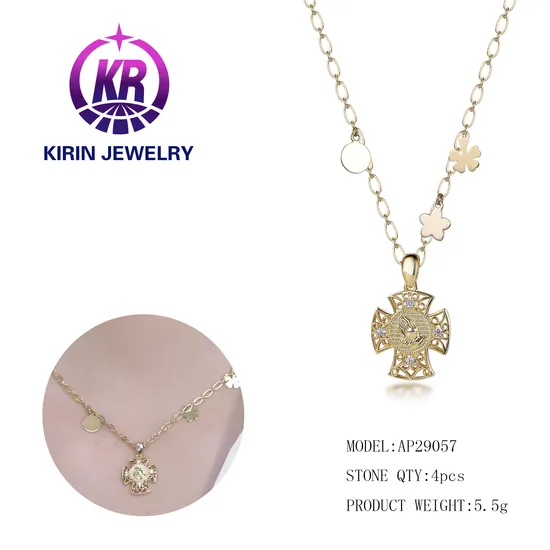 Exquisite 925 Sterling Silver Pendant with Luxurious Gold Leaf 